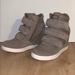 Sneaker wedges